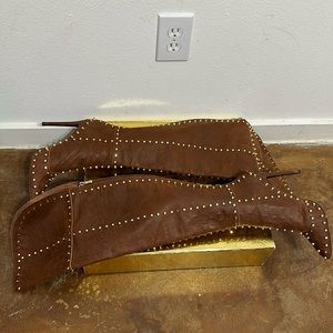 IAMJENNIFERLE 2BD X CAIMAN (COGNAC)